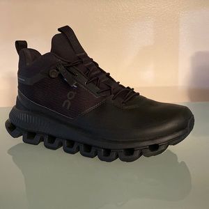 NEW ON Running Womens Cloud Hi Waterproof Textile Synthetic Trainers Sz 5.5-6US